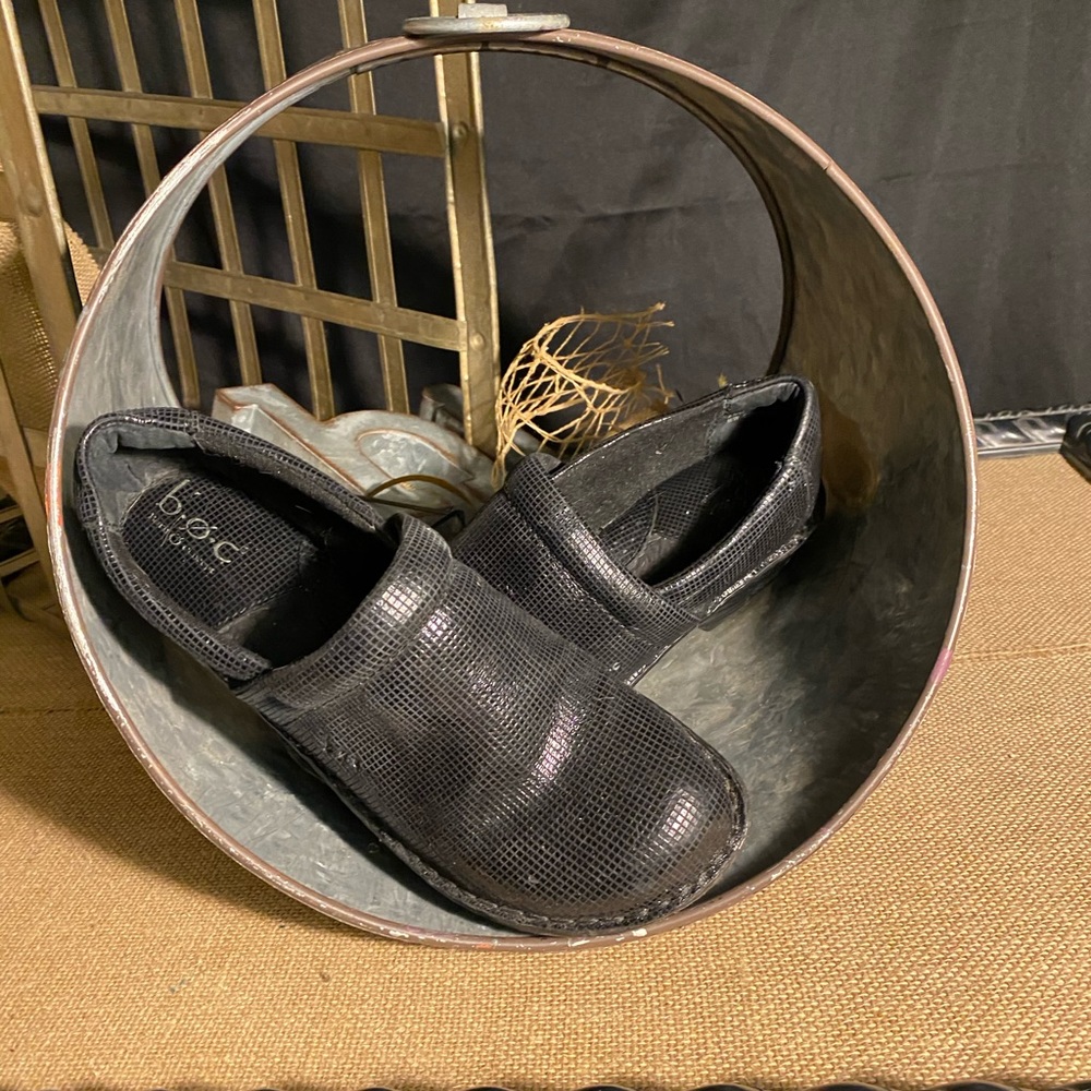 B.O.C. Black Checked Professional Clogs Size 8.5